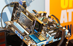 画像ギャラリー No.011のサムネイル画像 / ［COMPUTEX］OCZ，プラットフォームもOSも問わないSSD＋HDDのハイブリッド製品「Revo Hybrid」を発表