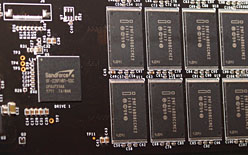 画像ギャラリー No.015のサムネイル画像 / ［COMPUTEX］OCZ，プラットフォームもOSも問わないSSD＋HDDのハイブリッド製品「Revo Hybrid」を発表