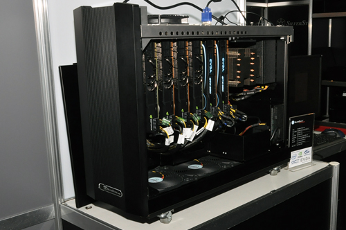 画像ギャラリー No.003のサムネイル画像 / ［COMPUTEX］SilverStoneは今年もPCケースの新作を大量展示。2スロット仕様のカード×6を搭載可能な大型タワーや，拡張性重視のデスクトップなど
