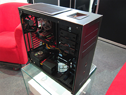画像ギャラリー No.024のサムネイル画像 / ［COMPUTEX］SilverStoneは今年もPCケースの新作を大量展示。2スロット仕様のカード×6を搭載可能な大型タワーや，拡張性重視のデスクトップなど