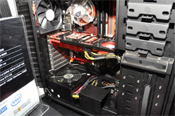 画像ギャラリー No.029のサムネイル画像 / ［COMPUTEX］SilverStoneは今年もPCケースの新作を大量展示。2スロット仕様のカード×6を搭載可能な大型タワーや，拡張性重視のデスクトップなど