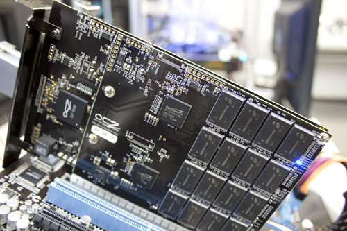 画像ギャラリー No.005のサムネイル画像 / OCZ,PCI Express接続型SSDの新モデル「RevoDrive 3 X2」を日本国内で9月までに発売と予告