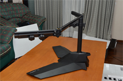 画像ギャラリー No.009のサムネイル画像 / XFXブランドの3画面ディスプレイスタンド「XFX Triple Display Monitor Stand」を組み立ててみた