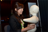 画像ギャラリー No.010のサムネイル画像 / ［SIGGRAPH］これこそ真の“アンドロイド”な携帯電話!? 最先端技術が集結の「Emerging Technologies」展示セクションレポート（1）