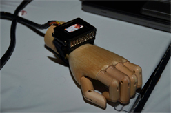 画像ギャラリー No.023のサムネイル画像 / ［SIGGRAPH］これこそ真の“アンドロイド”な携帯電話!? 最先端技術が集結の「Emerging Technologies」展示セクションレポート（1）