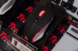 画像ギャラリー No.002のサムネイル画像 / 「リンクス感謝祭2011」開催。Tt eSPORTSのマウスやキーボードなどに白色モデルが登場