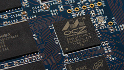 画像ギャラリー No.004のサムネイル画像 / 次世代SSDに大きく舵を切るOCZ。PCIeプラットフォーム「Kilimanjaro」採用のThunderbolt対応SSDや6Gbpsコントローラの最新型を公開