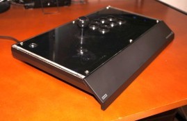 画像ギャラリー No.005のサムネイル画像 / HORIの新作アーケードスティック「ファイティングエッジ」,速報インプレッションを掲載。待望の4次予約も本日開始