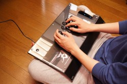 画像ギャラリー No.029のサムネイル画像 / HORIの新作アーケードスティック「ファイティングエッジ」レビュー。sako氏お墨付きのプレイフィールと,内部構造を徹底解剖