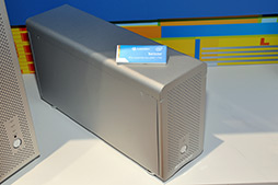 画像ギャラリー No.008のサムネイル画像 / ［COMPUTEX］MSIの外付けグラフィックスボックス「GUS」，Thunderbolt対応版の動作デモが行われる