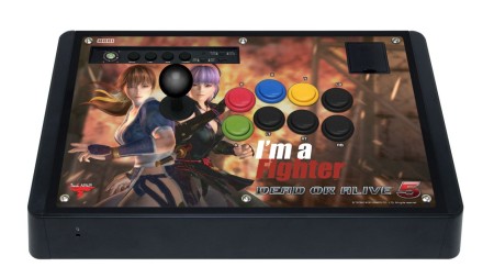 画像ギャラリー No.002のサムネイル画像 / HORI,天板に「DEAD OR ALIVE 5」のキャラをあしらったアーケードスティック発表。ソフトと同日の9月27日に発売