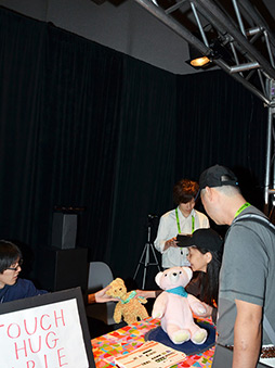 画像ギャラリー No.005のサムネイル画像 / ［SIGGRAPH］骨組みなしのぬいぐるみが動く!? 最新技術が披露される「Emerging Technologies」展示セクションレポート（1）