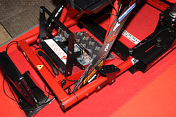 画像ギャラリー No.005のサムネイル画像 / ［TGS 2012］クルマゲー向けコクピットからヘッドセット，ゲームパッド，キャプチャカードまで。会場で見かけたハードウェア製品まとめ