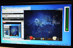 画像ギャラリー No.048のサムネイル画像 / ［TGS 2012］クルマゲー向けコクピットからヘッドセット，ゲームパッド，キャプチャカードまで。会場で見かけたハードウェア製品まとめ