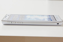 画像ギャラリー No.021のサムネイル画像 / ソフトバンクモバイル,2012年冬・2013年春モデルのスマートフォンを発表。全機種が下り最大110Mbpsの通信方式「AXGP」こと「SoftBank 4G」に対応