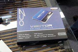 画像ギャラリー No.007のサムネイル画像 / OCZ,“オール自社設計”のSSD「Vector」を解説。ランダムアクセス性能と継続書き込み性能の高さを強調