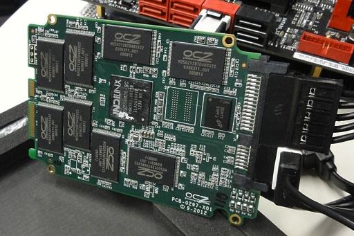 画像ギャラリー No.010のサムネイル画像 / OCZ,“オール自社設計”のSSD「Vector」を解説。ランダムアクセス性能と継続書き込み性能の高さを強調