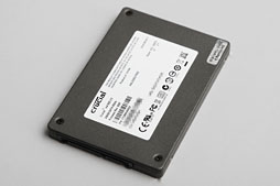 画像ギャラリー No.011のサムネイル画像 / 2012年冬版,ゲーマーのためのSSD購入ガイド。技術解説を交えつつ,全9モデルを横並びで比較する