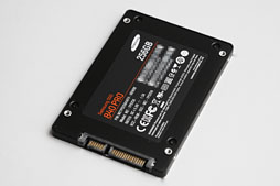 画像ギャラリー No.027のサムネイル画像 / 2012年冬版,ゲーマーのためのSSD購入ガイド。技術解説を交えつつ,全9モデルを横並びで比較する