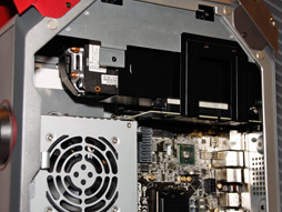 画像ギャラリー No.008のサムネイル画像 / ASRock，BMWデザインのゲーマー向けベアボーンを披露。Intel 8シリーズチップセット搭載マザーボードも