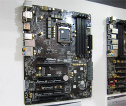 画像ギャラリー No.014のサムネイル画像 / ASRock，BMWデザインのゲーマー向けベアボーンを披露。Intel 8シリーズチップセット搭載マザーボードも