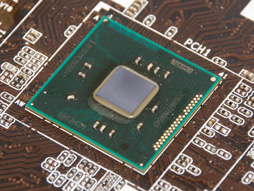 画像ギャラリー No.019のサムネイル画像 / ASRock，BMWデザインのゲーマー向けベアボーンを披露。Intel 8シリーズチップセット搭載マザーボードも