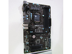 画像ギャラリー No.020のサムネイル画像 / ASRock，BMWデザインのゲーマー向けベアボーンを披露。Intel 8シリーズチップセット搭載マザーボードも