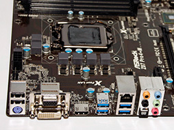 画像ギャラリー No.024のサムネイル画像 / ASRock，BMWデザインのゲーマー向けベアボーンを披露。Intel 8シリーズチップセット搭載マザーボードも