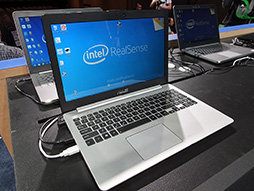 画像ギャラリー No.016のサムネイル画像 / ［CES 2014］Intel，ノートPCに内蔵できるKinect風の3Dカメラ「RealSense 3D camera」を発表