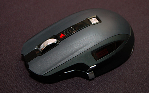 画像ギャラリー No.002のサムネイル画像 / Microsoft,BlueTrack採用のゲーマー向けワイヤレスマウス「SideWinder X8」発表