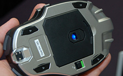 画像ギャラリー No.012のサムネイル画像 / Microsoft,BlueTrack採用のゲーマー向けワイヤレスマウス「SideWinder X8」発表