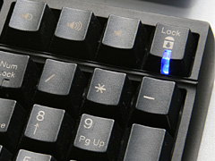 画像ギャラリー No.009のサムネイル画像 / 3ボタン仕様のゲーマー向けマウス「Razer Salmosa」,重量は90gに。GIGABYTEとASUSはゲーマー向けキーボードを公開