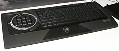 画像ギャラリー No.012のサムネイル画像 / 3ボタン仕様のゲーマー向けマウス「Razer Salmosa」,重量は90gに。GIGABYTEとASUSはゲーマー向けキーボードを公開