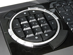 画像ギャラリー No.013のサムネイル画像 / 3ボタン仕様のゲーマー向けマウス「Razer Salmosa」,重量は90gに。GIGABYTEとASUSはゲーマー向けキーボードを公開