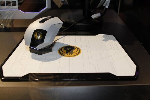 画像ギャラリー No.013のサムネイル画像 / ［E3 2011］Razerから「Star Wars: The Old Republic」とのタイアップ製品が登場。Star Wars仕様のマウスやキーボードを撮影してきた