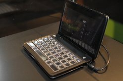 画像ギャラリー No.019のサムネイル画像 / ［E3 2011］Razerから「Star Wars: The Old Republic」とのタイアップ製品が登場。Star Wars仕様のマウスやキーボードを撮影してきた
