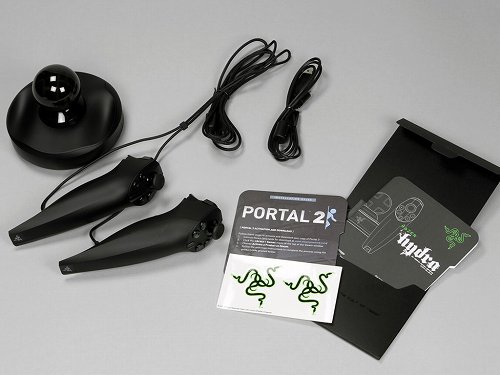 画像ギャラリー No.002のサムネイル画像 / PC用モーションコントローラの使い勝手はいかに。「Razer Hydra」レビューを掲載