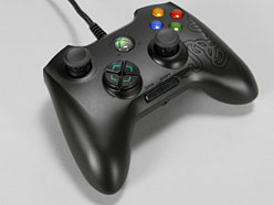 画像ギャラリー No.002のサムネイル画像 / Razerの初のゲームパッド「Razer Onza Tournament Edition」レビュー。Xbox 360純正パッドからの乗り換え候補になり得る