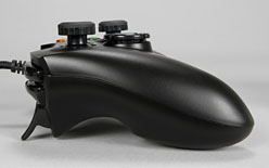 画像ギャラリー No.006のサムネイル画像 / Razerの初のゲームパッド「Razer Onza Tournament Edition」レビュー。Xbox 360純正パッドからの乗り換え候補になり得る