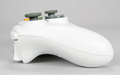 画像ギャラリー No.007のサムネイル画像 / Razerの初のゲームパッド「Razer Onza Tournament Edition」レビュー。Xbox 360純正パッドからの乗り換え候補になり得る