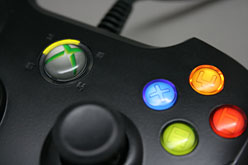 画像ギャラリー No.013のサムネイル画像 / Razerの初のゲームパッド「Razer Onza Tournament Edition」レビュー。Xbox 360純正パッドからの乗り換え候補になり得る