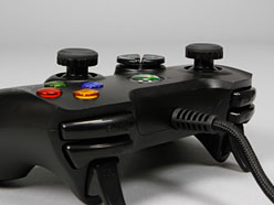 画像ギャラリー No.015のサムネイル画像 / Razerの初のゲームパッド「Razer Onza Tournament Edition」レビュー。Xbox 360純正パッドからの乗り換え候補になり得る