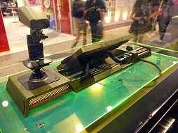 画像ギャラリー No.008のサムネイル画像 / ［E3 2012］Razerブースに新作マウス「Razer Taipan」と「MechWarrior Online」専用コントローラが出展