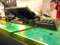 画像ギャラリー No.009のサムネイル画像 / ［E3 2012］Razerブースに新作マウス「Razer Taipan」と「MechWarrior Online」専用コントローラが出展