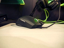 画像ギャラリー No.015のサムネイル画像 / ［E3 2012］Razerブースに新作マウス「Razer Taipan」と「MechWarrior Online」専用コントローラが出展