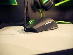 画像ギャラリー No.016のサムネイル画像 / ［E3 2012］Razerブースに新作マウス「Razer Taipan」と「MechWarrior Online」専用コントローラが出展