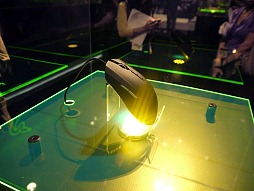 画像ギャラリー No.020のサムネイル画像 / ［E3 2012］Razerブースに新作マウス「Razer Taipan」と「MechWarrior Online」専用コントローラが出展