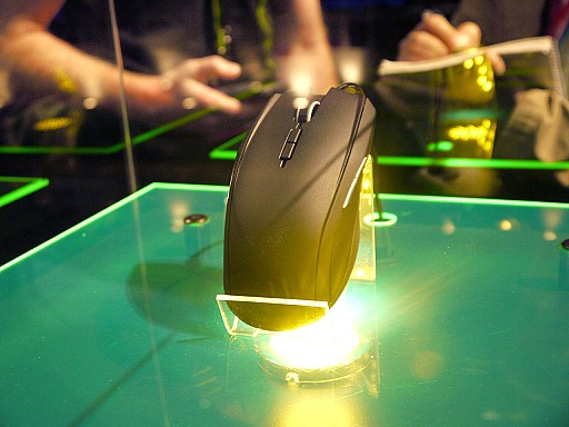 画像ギャラリー No.021のサムネイル画像 / ［E3 2012］Razerブースに新作マウス「Razer Taipan」と「MechWarrior Online」専用コントローラが出展