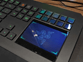 Razer，液晶タッチパッド搭載のキーボード「DeathStalker Ultimate」を国内初公開。その特徴をムービーで紹介してみる