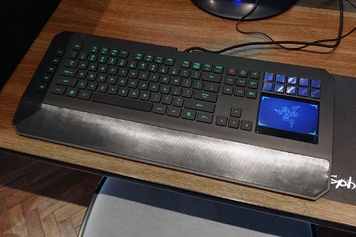 画像ギャラリー No.002のサムネイル画像 / Razer，液晶タッチパッド搭載のキーボード「DeathStalker Ultimate」を国内初公開。その特徴をムービーで紹介してみる